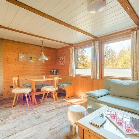 Stunning Holiday Home In G Ntersberge Near Lake * Guntersberge